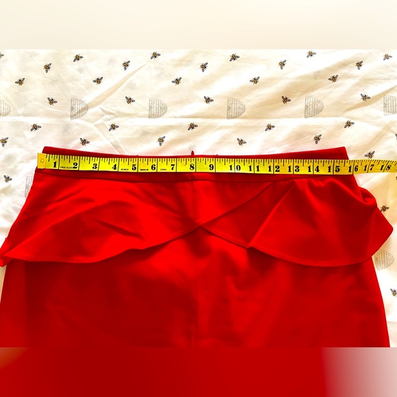 Express red peplum waist Skirt for a retro look - Picture 6 of 6